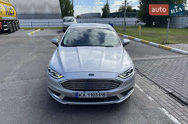 Седан Ford Fusion 2017 в 