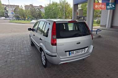 Хэтчбек Ford Fusion 2003 в 