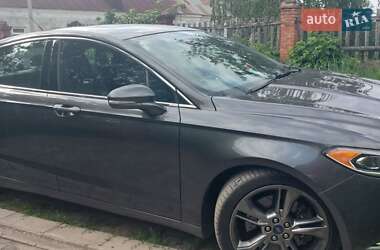 Седан Ford Fusion 2016 в 