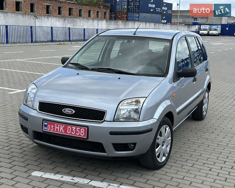 Хэтчбек Ford Fusion 2005 в 