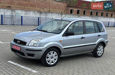 Хэтчбек Ford Fusion 2005 в 