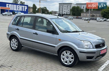 Хэтчбек Ford Fusion 2005 в 