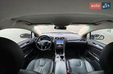 Седан Ford Fusion 2018 в 