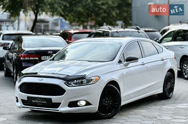 Седан Ford Fusion 2016 в 