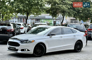 Седан Ford Fusion 2016 в 