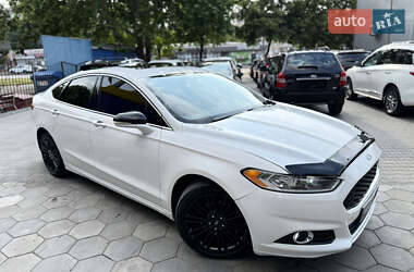 Седан Ford Fusion 2016 в 