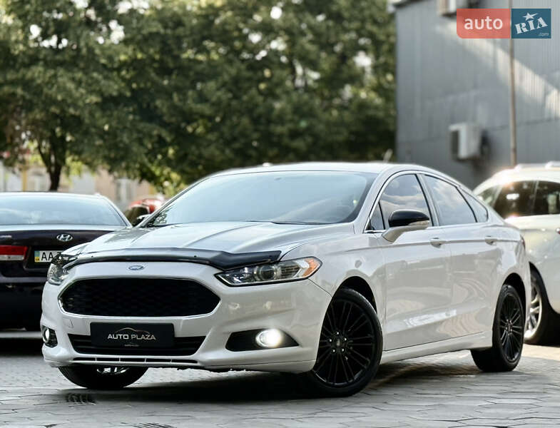 Седан Ford Fusion 2016 в 