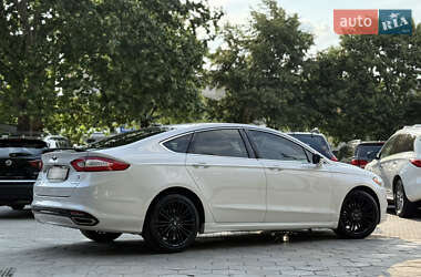 Седан Ford Fusion 2016 в 