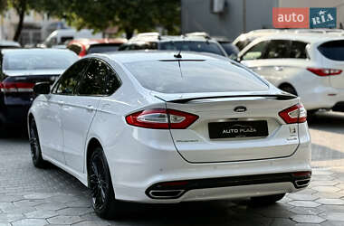 Седан Ford Fusion 2016 в 