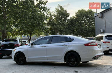Седан Ford Fusion 2016 в 