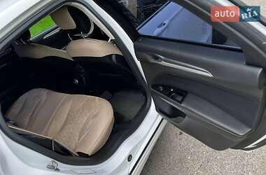 Седан Ford Fusion 2014 в 