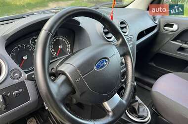 Хэтчбек Ford Fusion 2011 в 