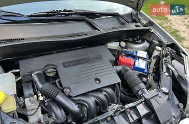 Хэтчбек Ford Fusion 2011 в 