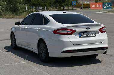 Седан Ford Fusion 2013 в 