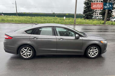 Седан Ford Fusion 2014 в 