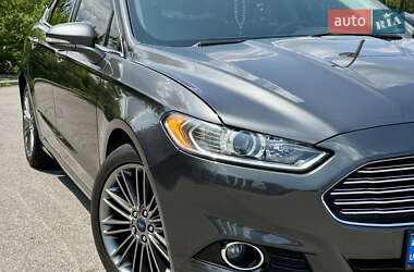 Седан Ford Fusion 2015 в 