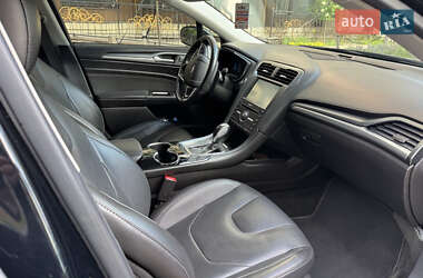 Седан Ford Fusion 2015 в 