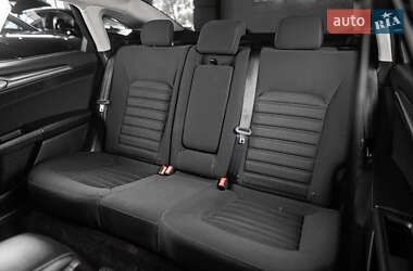 Седан Ford Fusion 2016 в 