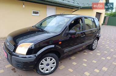 Хэтчбек Ford Fusion 2008 в Киверцах