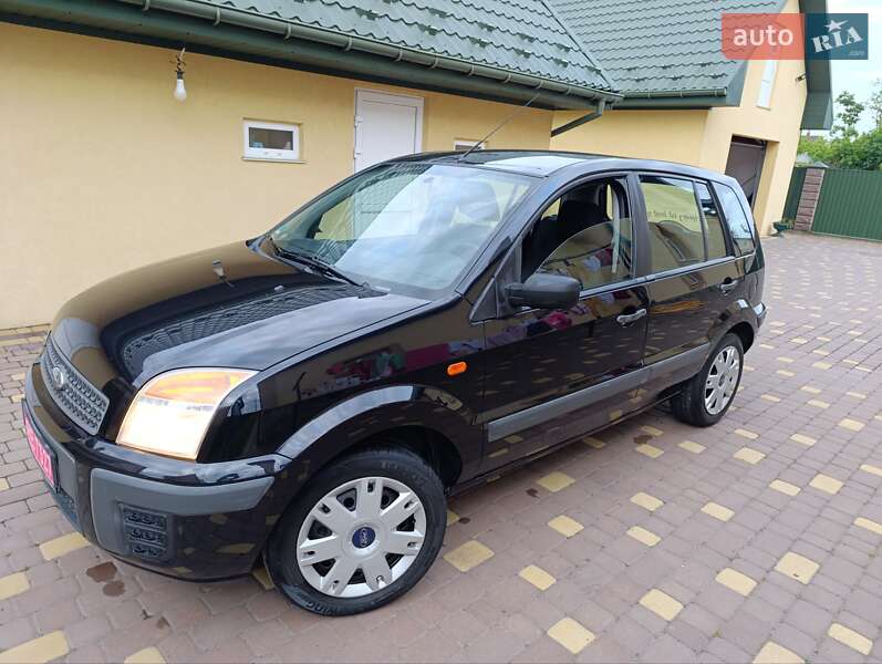 Хэтчбек Ford Fusion 2008 в 
