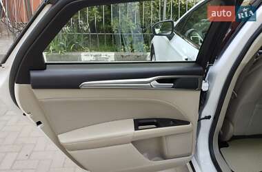 Седан Ford Fusion 2018 в 
