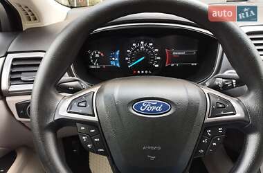 Седан Ford Fusion 2018 в 
