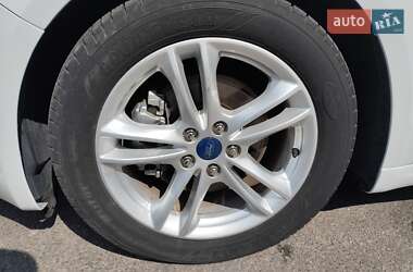Седан Ford Fusion 2018 в 
