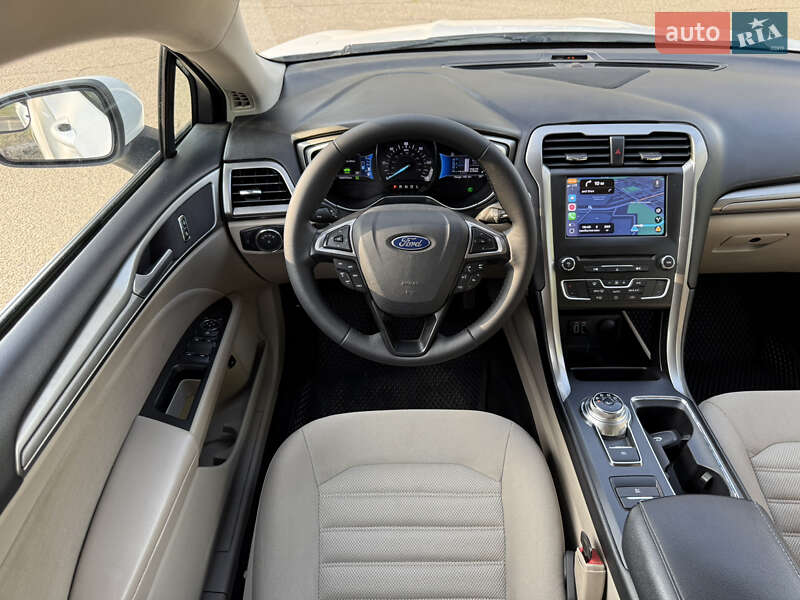 Седан Ford Fusion 2016 в Одесі