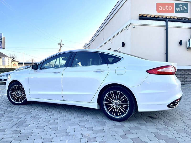 Седан Ford Fusion 2014 в Черновцах