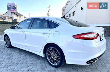 Седан Ford Fusion 2014 в 