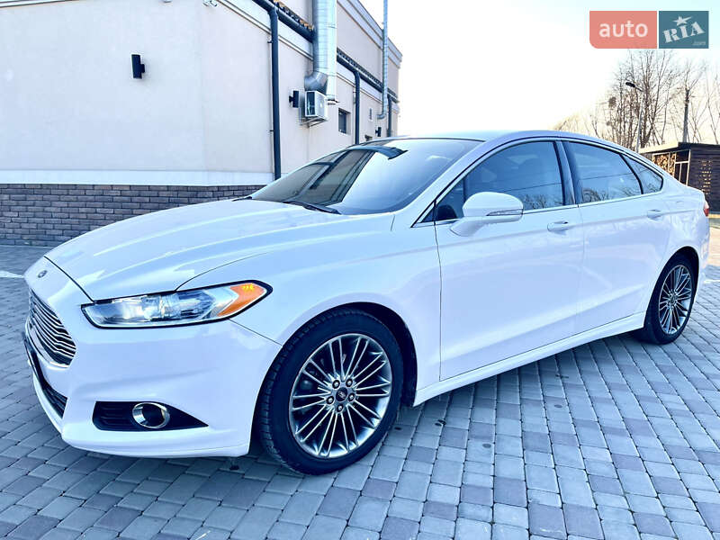 Седан Ford Fusion 2014 в Черновцах