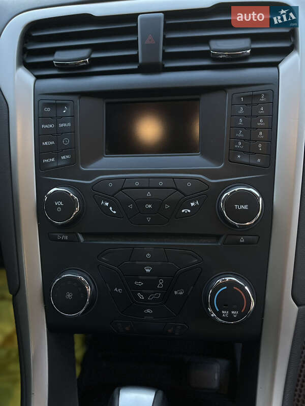 Седан Ford Fusion 2014 в Черновцах