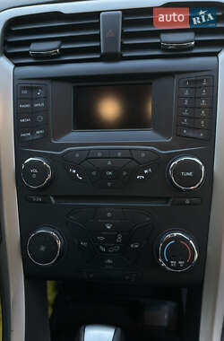 Седан Ford Fusion 2014 в 
