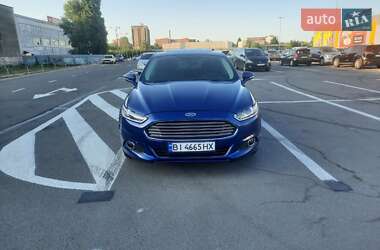 Седан Ford Fusion 2015 в 