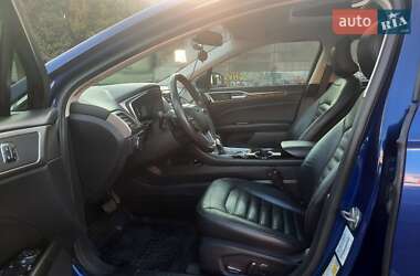 Седан Ford Fusion 2015 в 