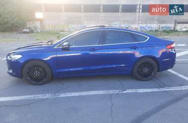 Седан Ford Fusion 2015 в 