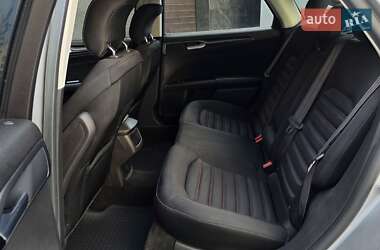 Седан Ford Fusion 2013 в 