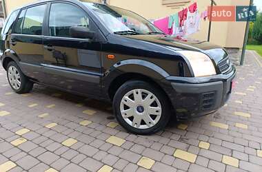 Хэтчбек Ford Fusion 2008 в 