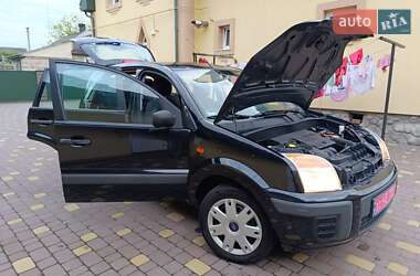 Хэтчбек Ford Fusion 2008 в 