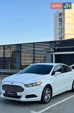 Седан Ford Fusion 2013 в 