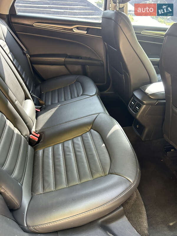 Седан Ford Fusion 2015 в Ніжині