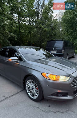 Седан Ford Fusion 2013 в 