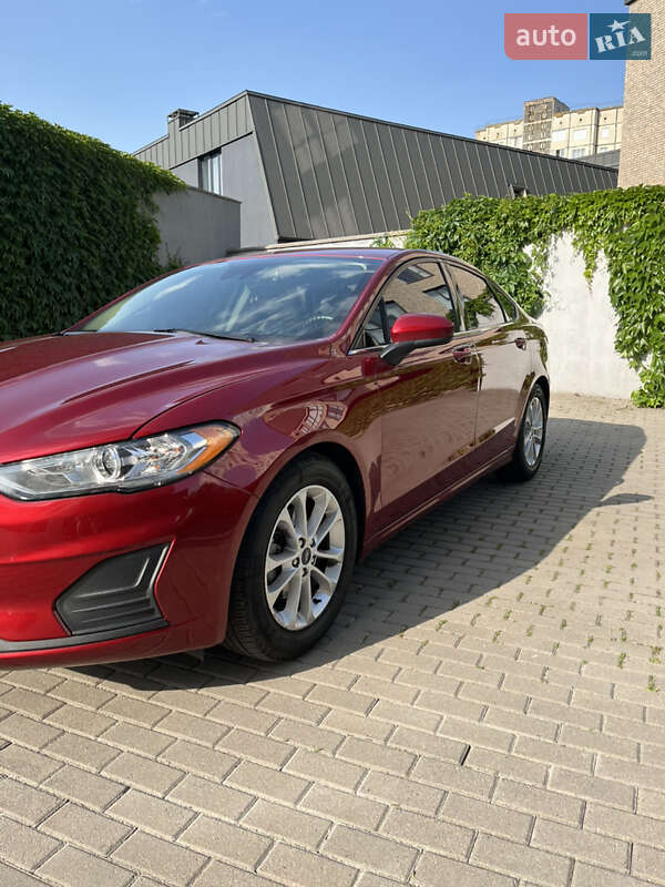 Седан Ford Fusion 2019 в Рівному