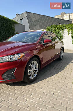 Седан Ford Fusion 2019 в 
