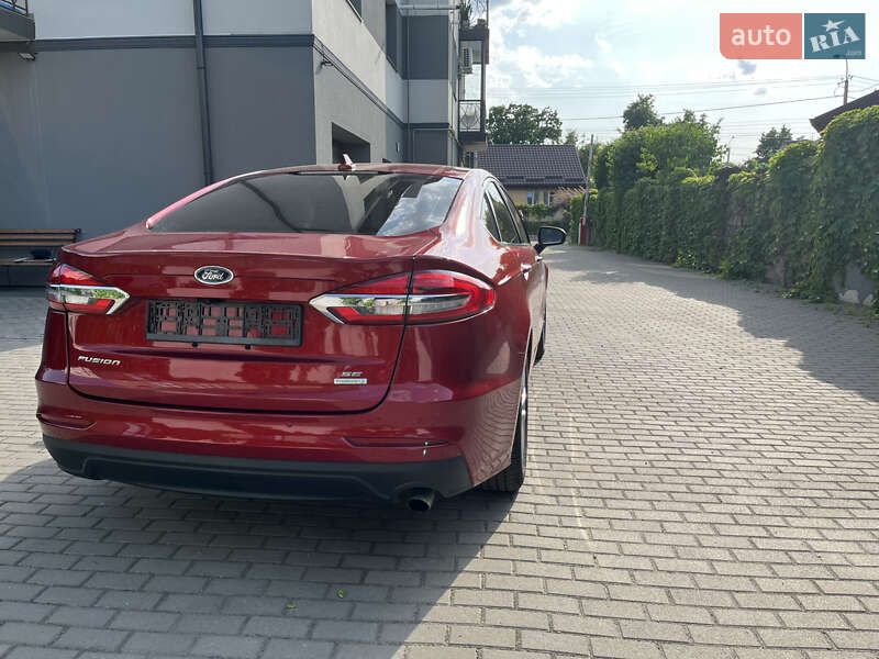 Седан Ford Fusion 2019 в Рівному