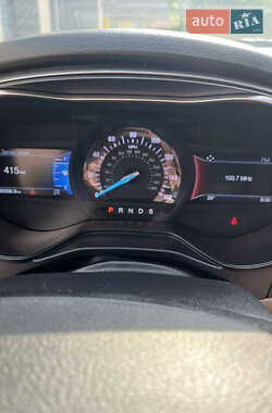 Седан Ford Fusion 2019 в 