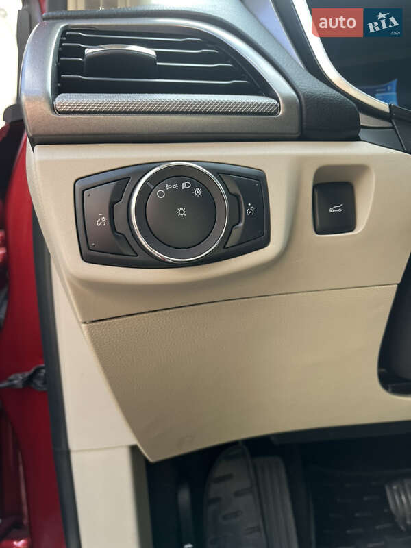 Седан Ford Fusion 2019 в Рівному