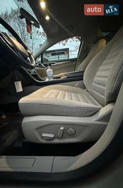 Седан Ford Fusion 2017 в 