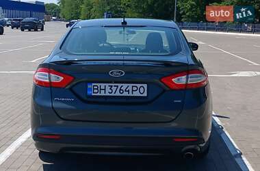 Седан Ford Fusion 2014 в 