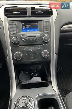 Седан Ford Fusion 2017 в 